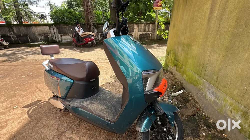 Electric scooty