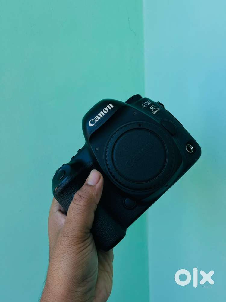 Canon 5D Mark iv Mint condition camera