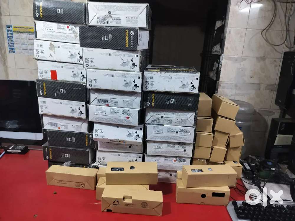 Seagate expansion case with original charger and usb cable