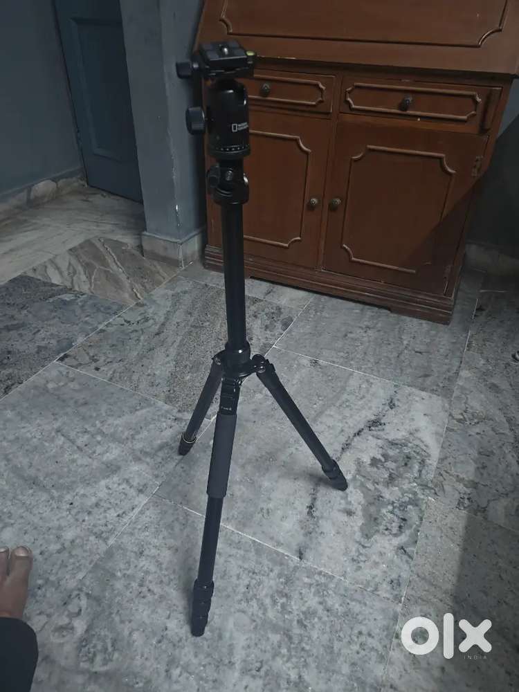 National Geographic NGTR003T Travel Tripod, Aluminum,