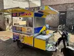 E rickshaw  juice or fast food  corner