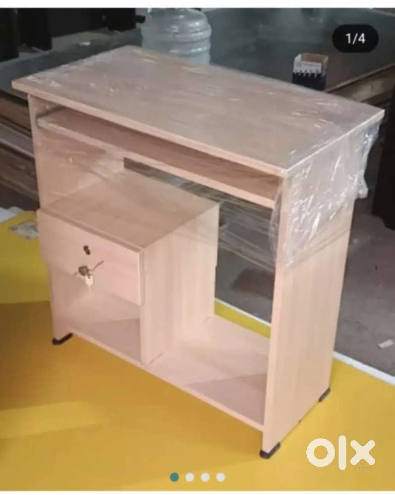 Maple colour computer table brand new