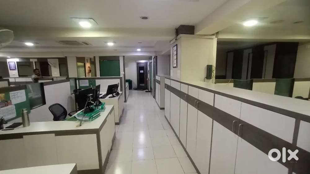 4500sqft 60ws 5 cabin office for rent at alkapuri