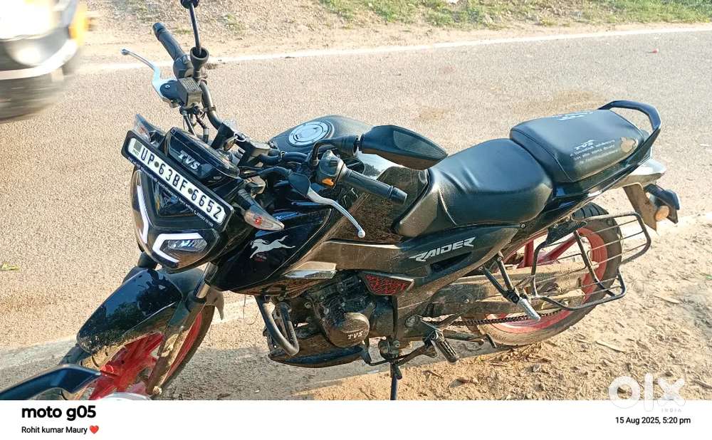 Gadi kist par hai argent paise ki jarut hai super splendor bhi hai