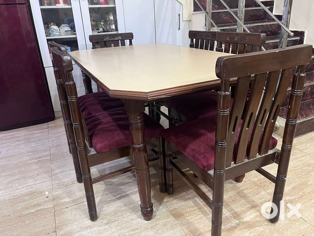 Six seater sheesham wood dinning table with chairs available for sale