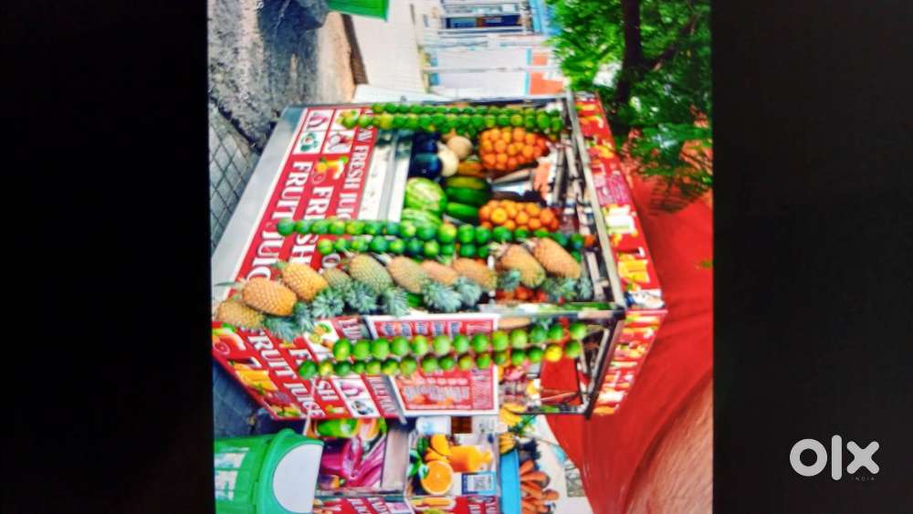 Fruit Juice shop experience person