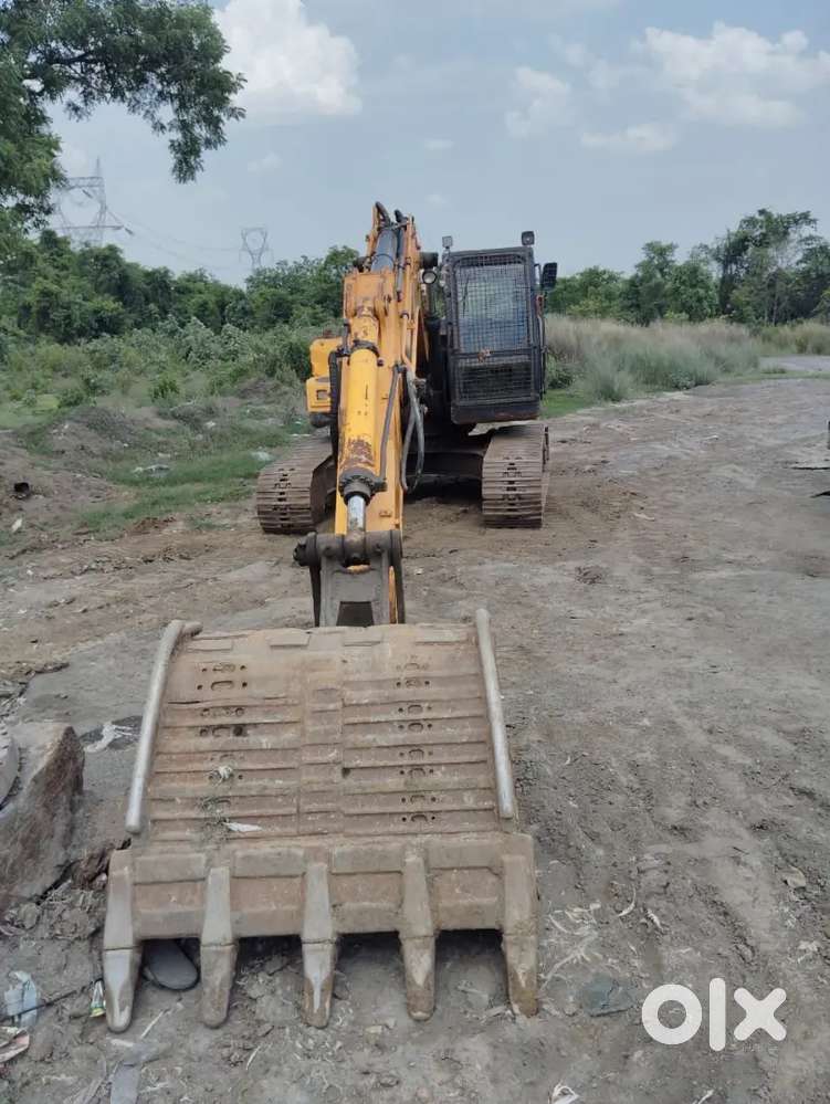 Hyundai 220 excavator