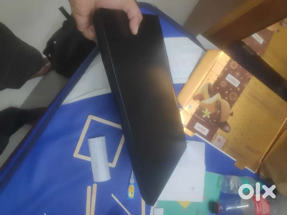 MSI katana 15B12 V I7 12TH GEN, NVIDIA RTX 40708GB.