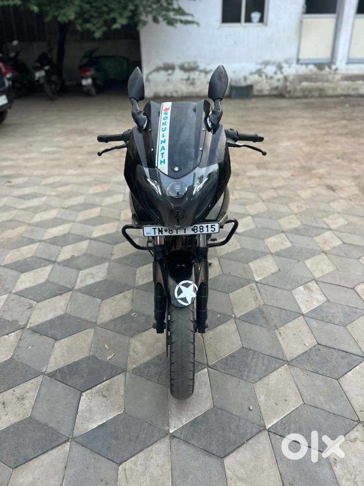 BAJAJ PULSAR 220 F
