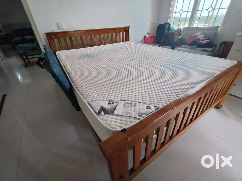 Queen size cot with mattress