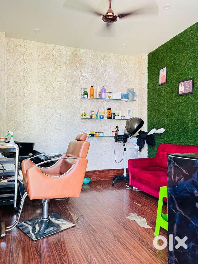 URGENT SALE - READY LADIES BEAUTY PARLOUR