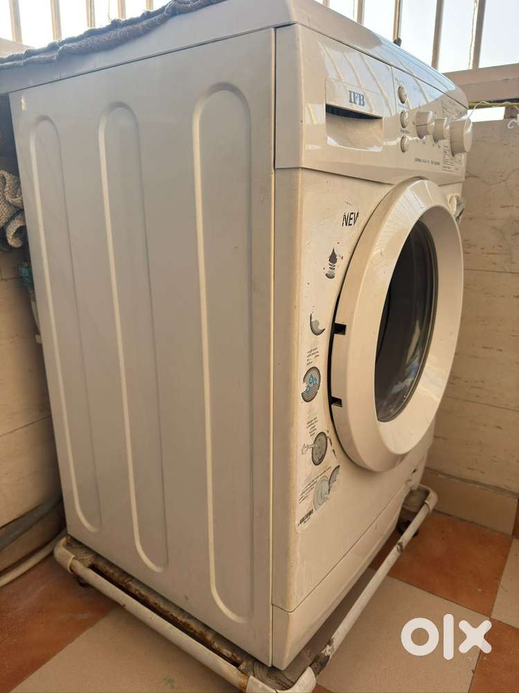 Fully automatic front load washing machine