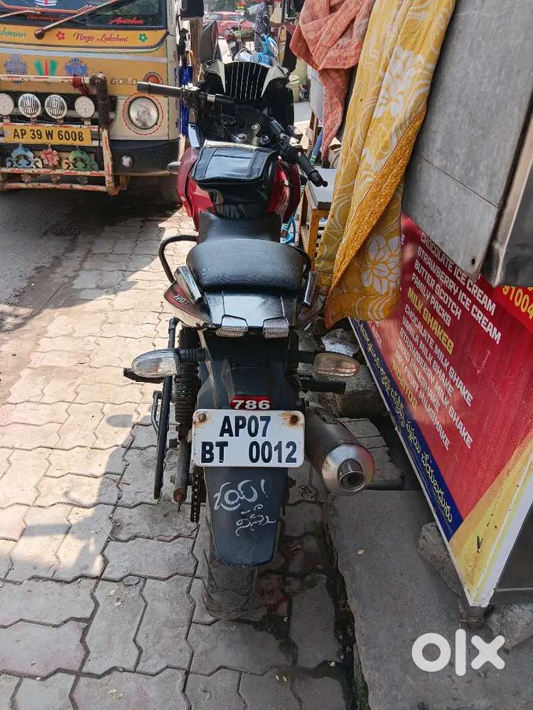 Bajaj 220F