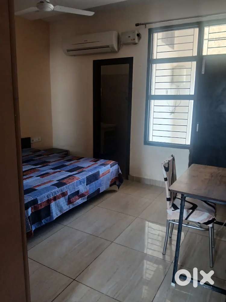 Fully furnished 2bhk 2nd floor