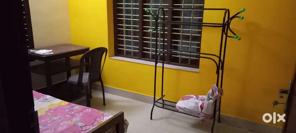 PG Accomodation available for ladies in vanchiyoor