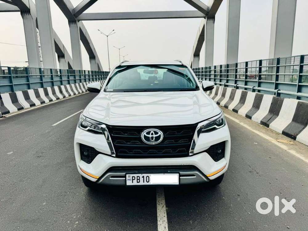 Toyota Fortuner 4X2 AT 2.8 Diesel, 2023, Diesel