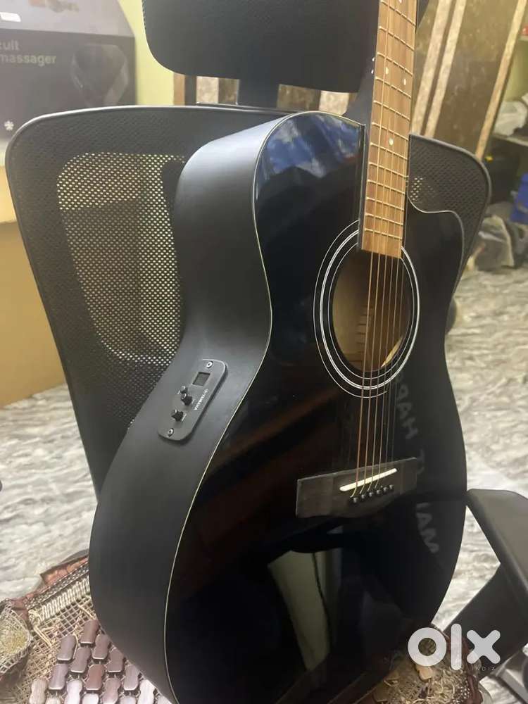 Less used Yamaha FSX80C Semi-Acoustic

Guitar