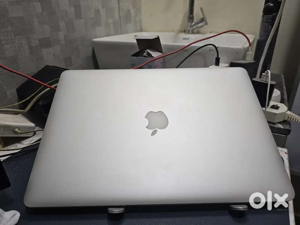 Macbook Pro A1398 16 RETINA CORE I7 QUAD CORE  16512SSD