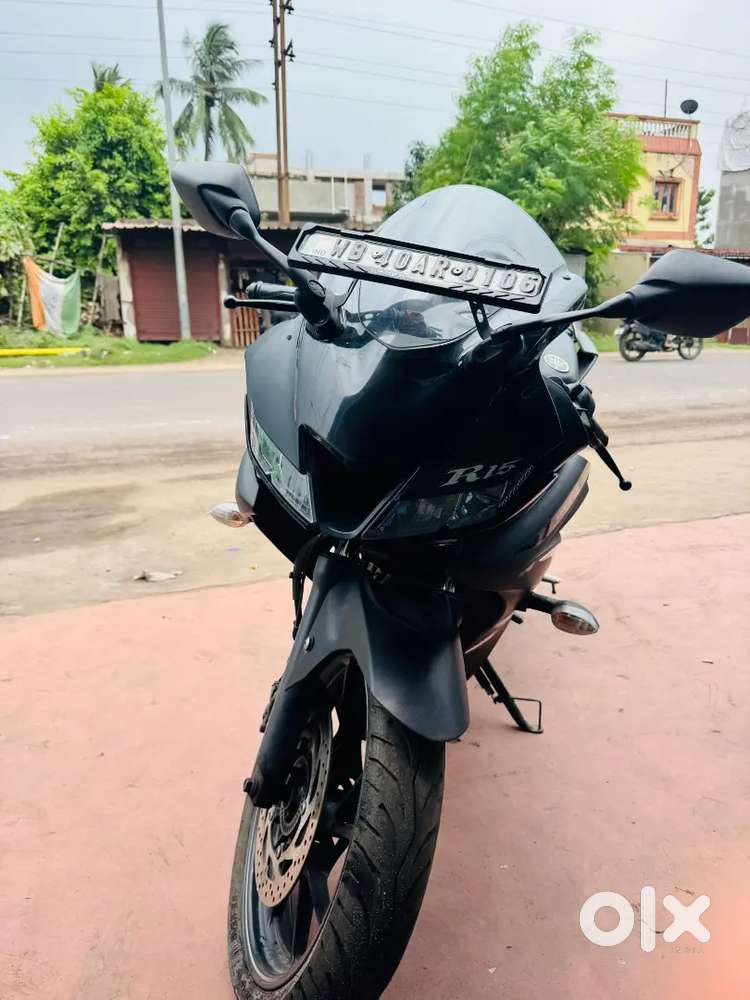 YAMAHA R15 V3