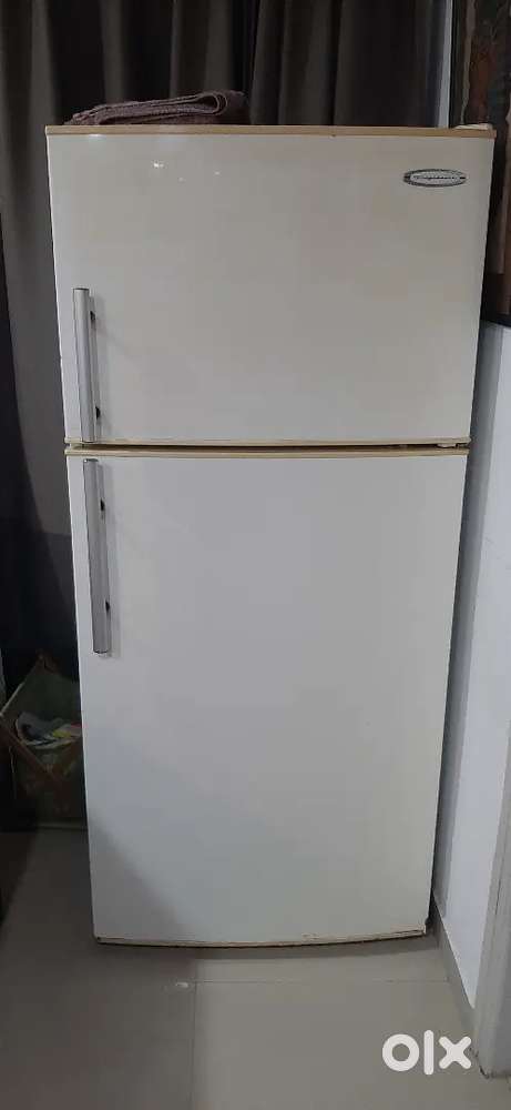 Refrigerator with over 500 liter capacity