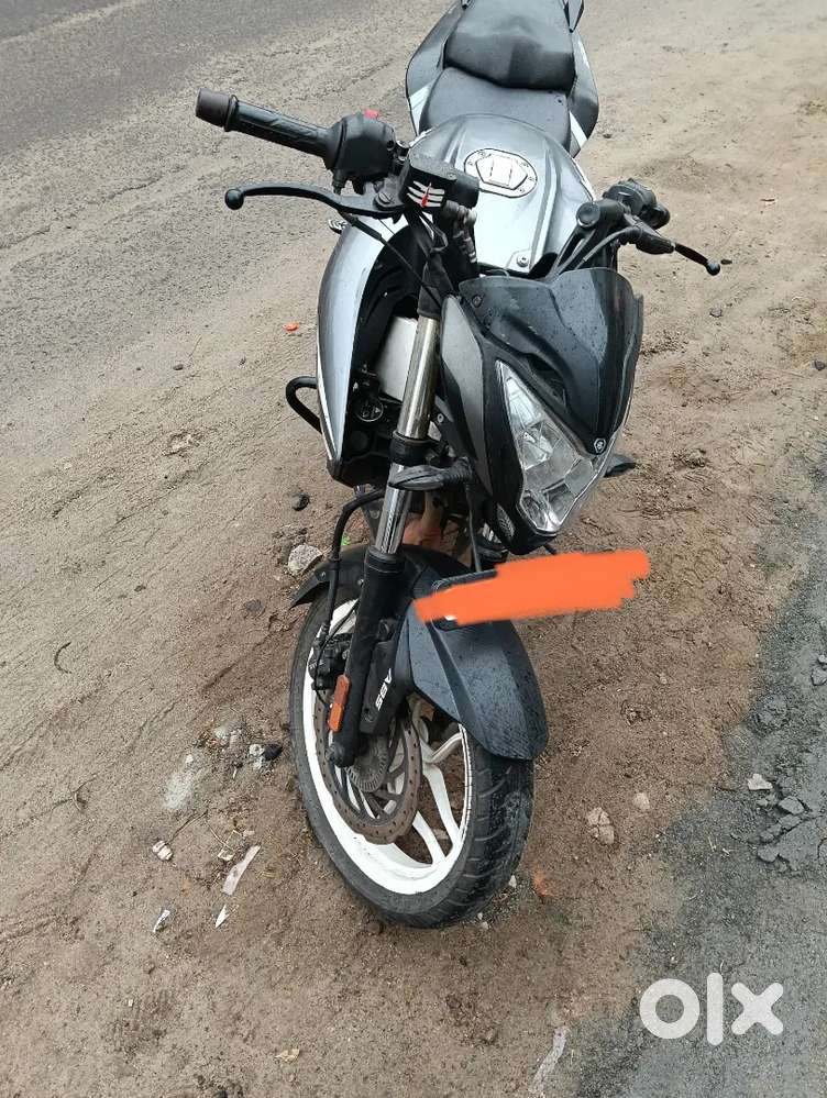BAJAJ PULSAR NS 200