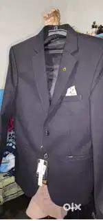 Black blazer  only one time use size bada agya tha mere is liy sell h