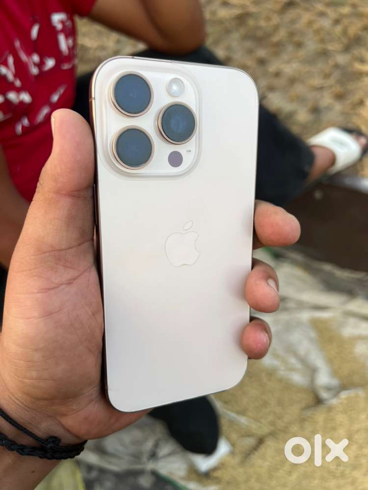 I phone 16 pro gold coulor