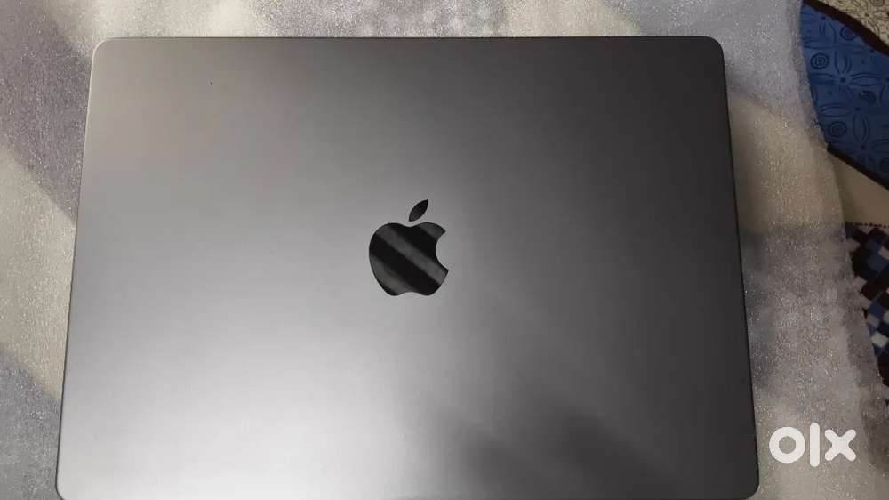 MacBook pro 14inch 2021 in flawless condition (urgent sale)