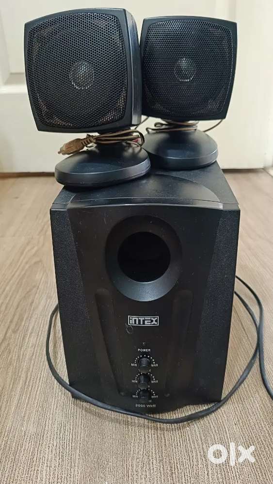 Intex 2.1 Speaker with woofer.
