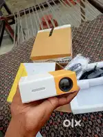 LED PROJECTOR(full accessory)1manth old,High resolution led projector