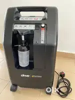 Hardly used Devilbiss 10 liter oxygen Concentrator with new bottle