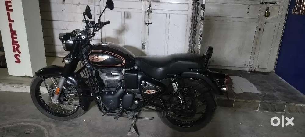 “Royal Enfield Bullet 350 Black&Gold–2024 Model – Brand New Condition”