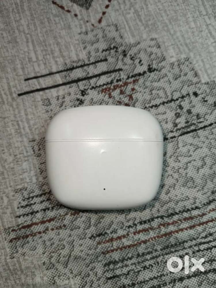 BOAT Earbuds.                                        BOAT Airdopes Max