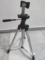 Full gear on discount-Tripod with flash light and rechargeable battery