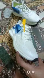 Guide10 shoes white colour