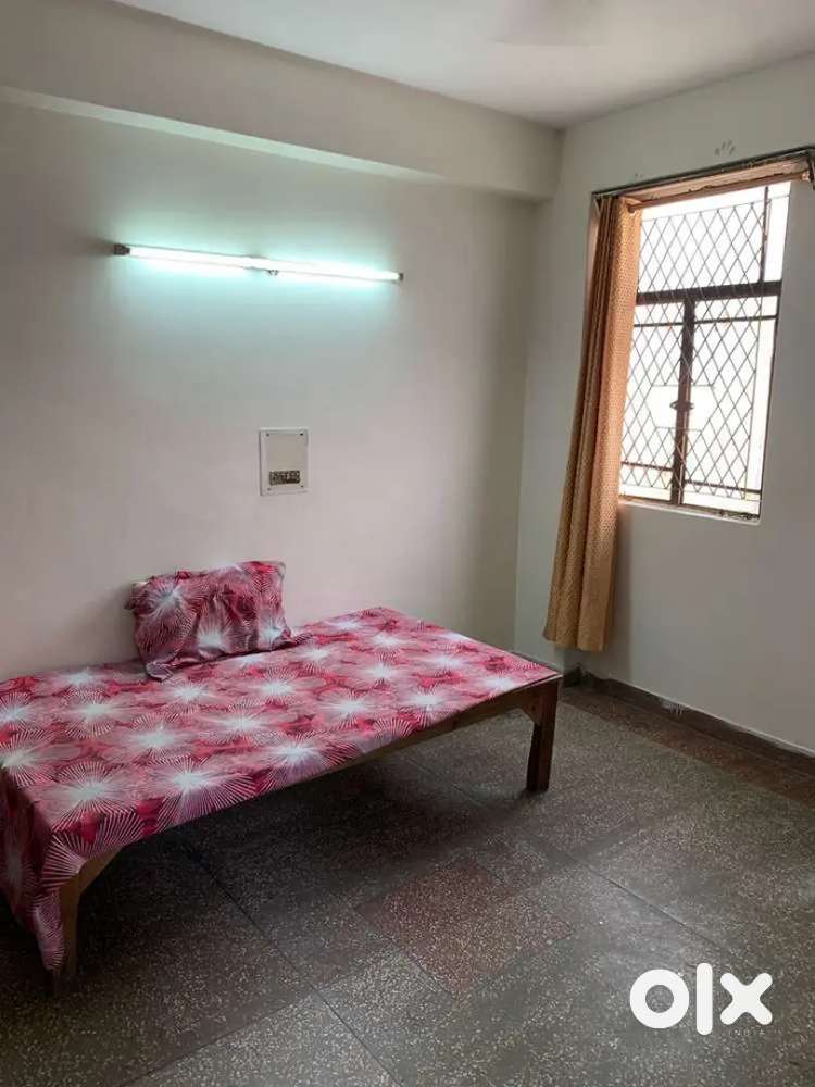 2bhk flat one room is available only for female best friend