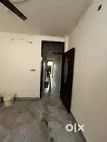 Its a independent floor. With both the side balcony .