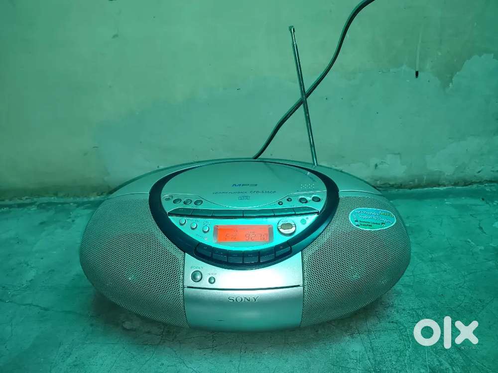 Sony CFD Boombox, Sony Fm radio, music dvd player, music CD player
