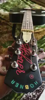 Hobnor Guitar