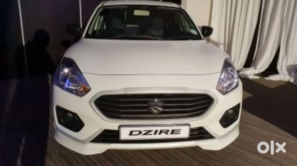 टैक्सी गाड़ी के लिए ड्राईवर की आवश्यकता है