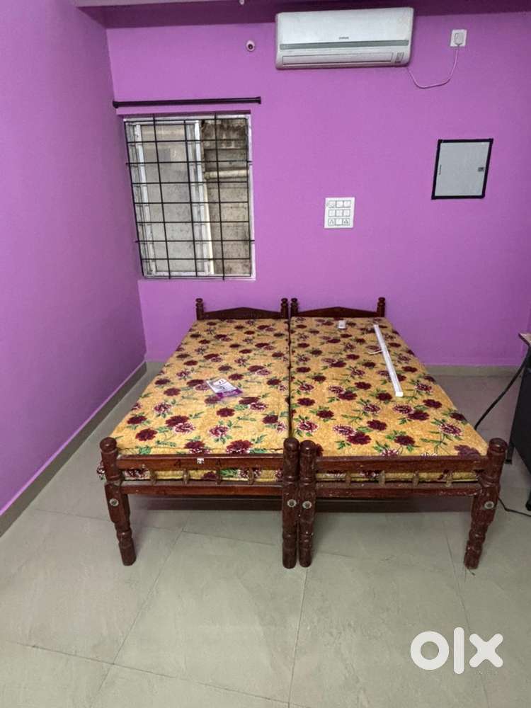 Cot and bed