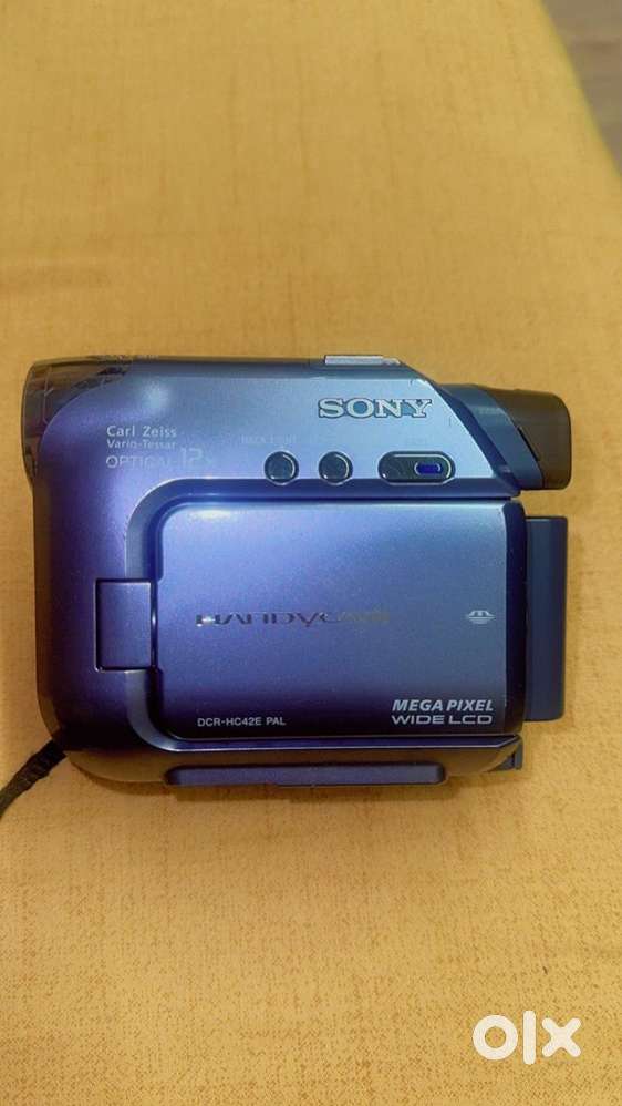 Sony Handycam DCR-HC42E PAL (Carl Zeiss Lens, 12x Zoom) – Full Set