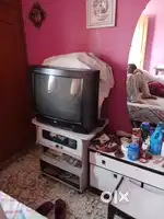 25 ''inch LG TV WITH SHOWCASE