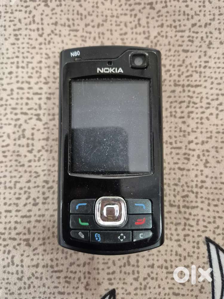 Nokia N80.