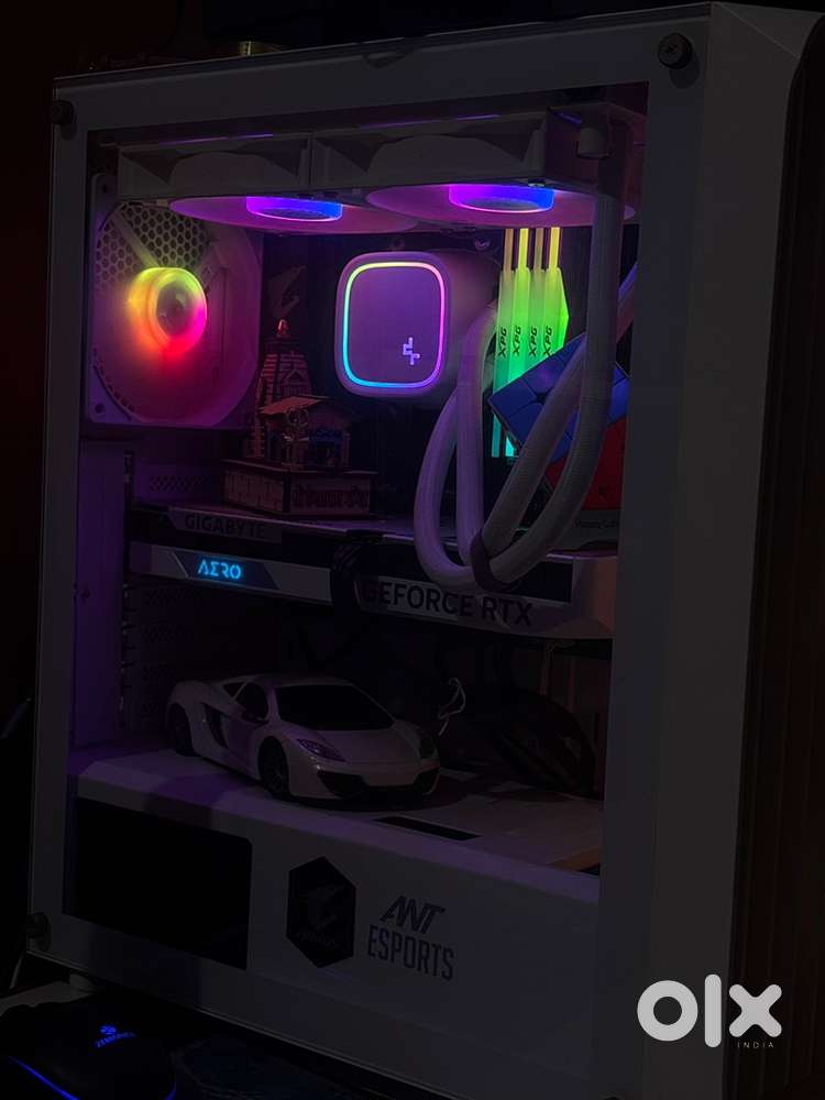 Full white theme Gaming pc