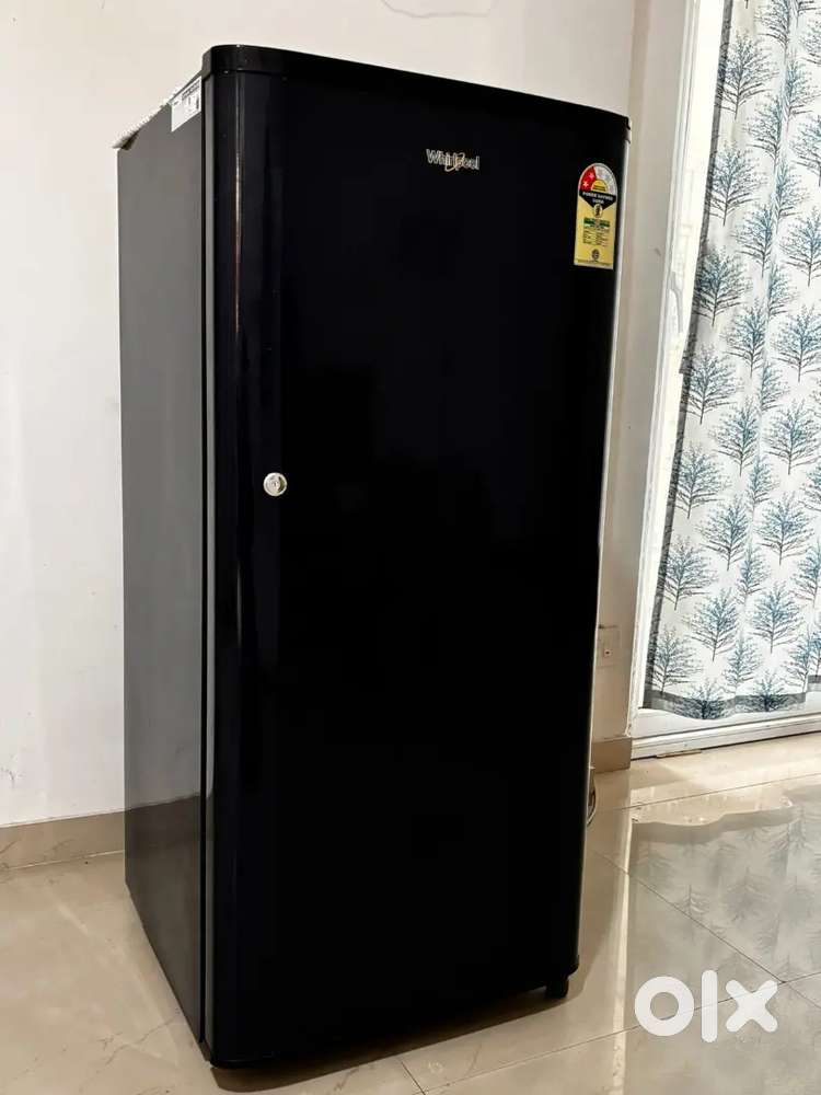 Whrilpool 183 litre Fridge 1 yearr old only with invoice