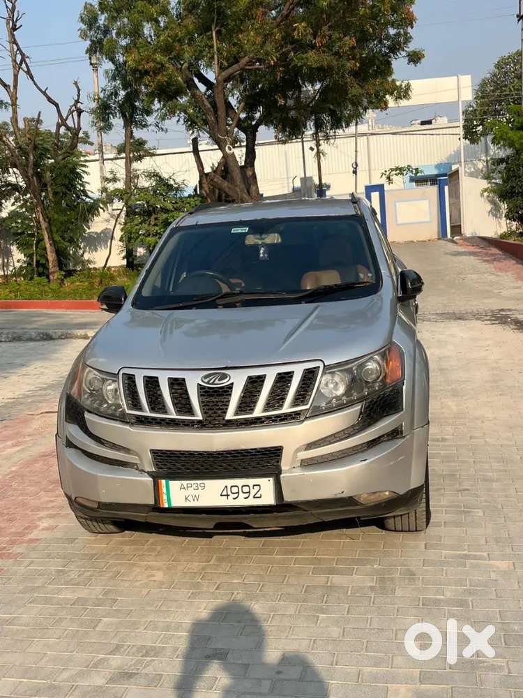 XUV 500, w 8 top end model, papers valid