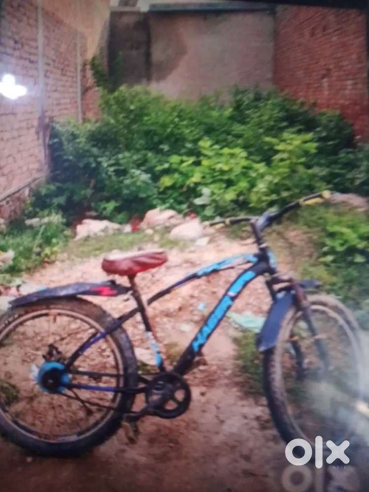 Hanger cycle very good  condition