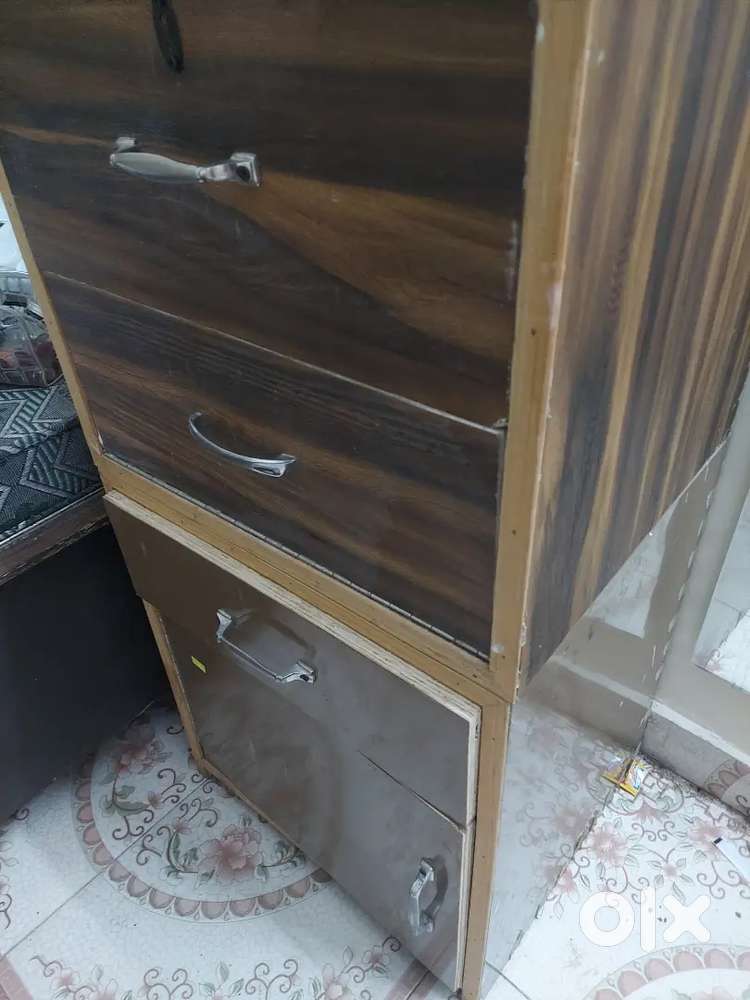 Sofa set: 17,999

BED : 11,699