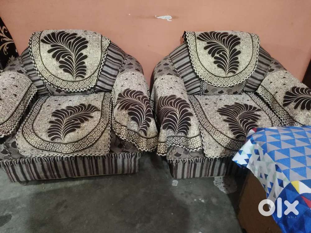 Good condition 5 seat sofa